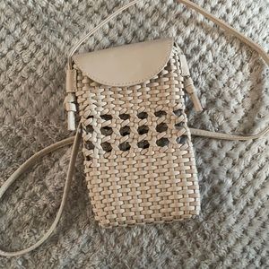 Small netted crossbody bag